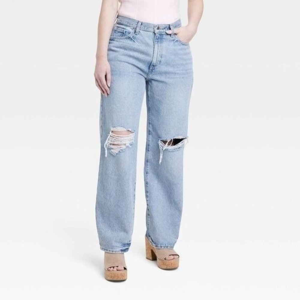 Women's Universal Thread Medium Wash 90's Baggy Jeans 2 Short New With Tags